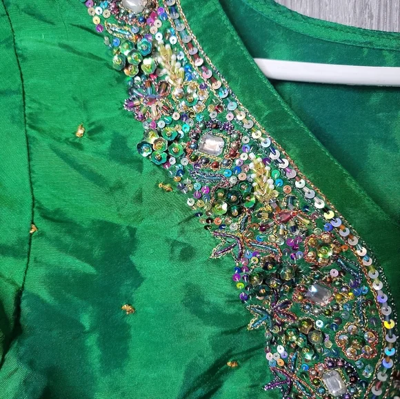 Elegant Green Embellished Dress, Size, Call Out In The Picture Under The Pits. - Picture 4 of 14